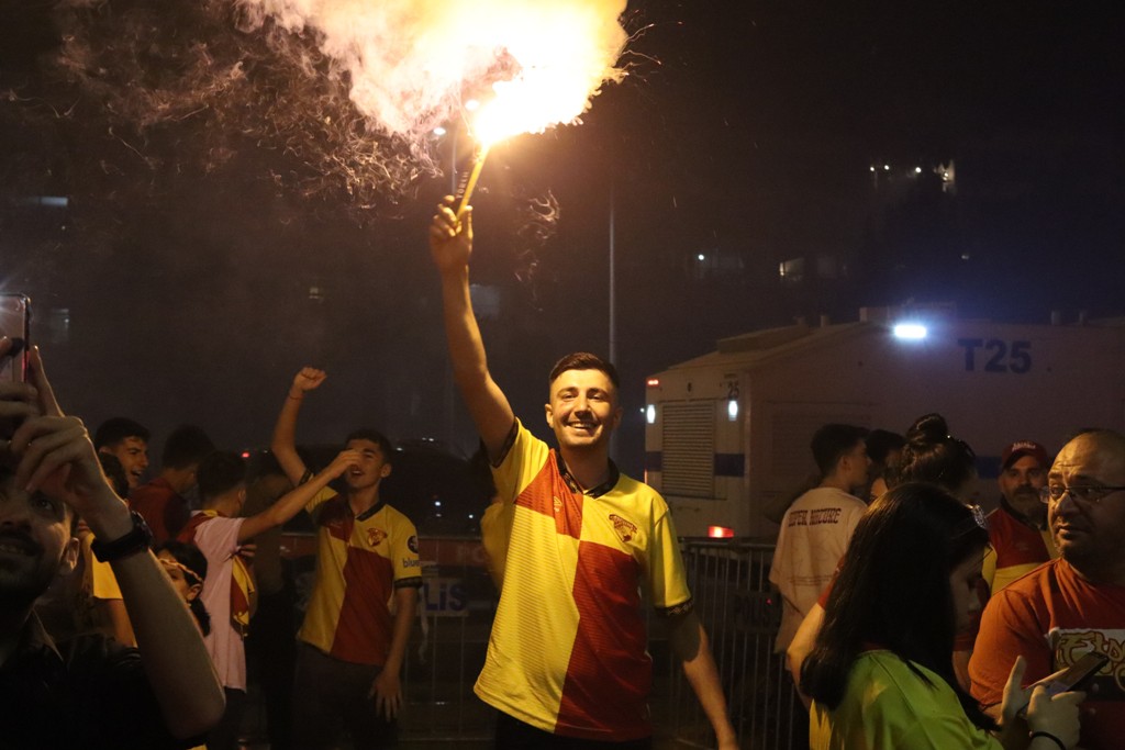 Göztepe 98. yaşını büyük bir coşkuyla kutladı