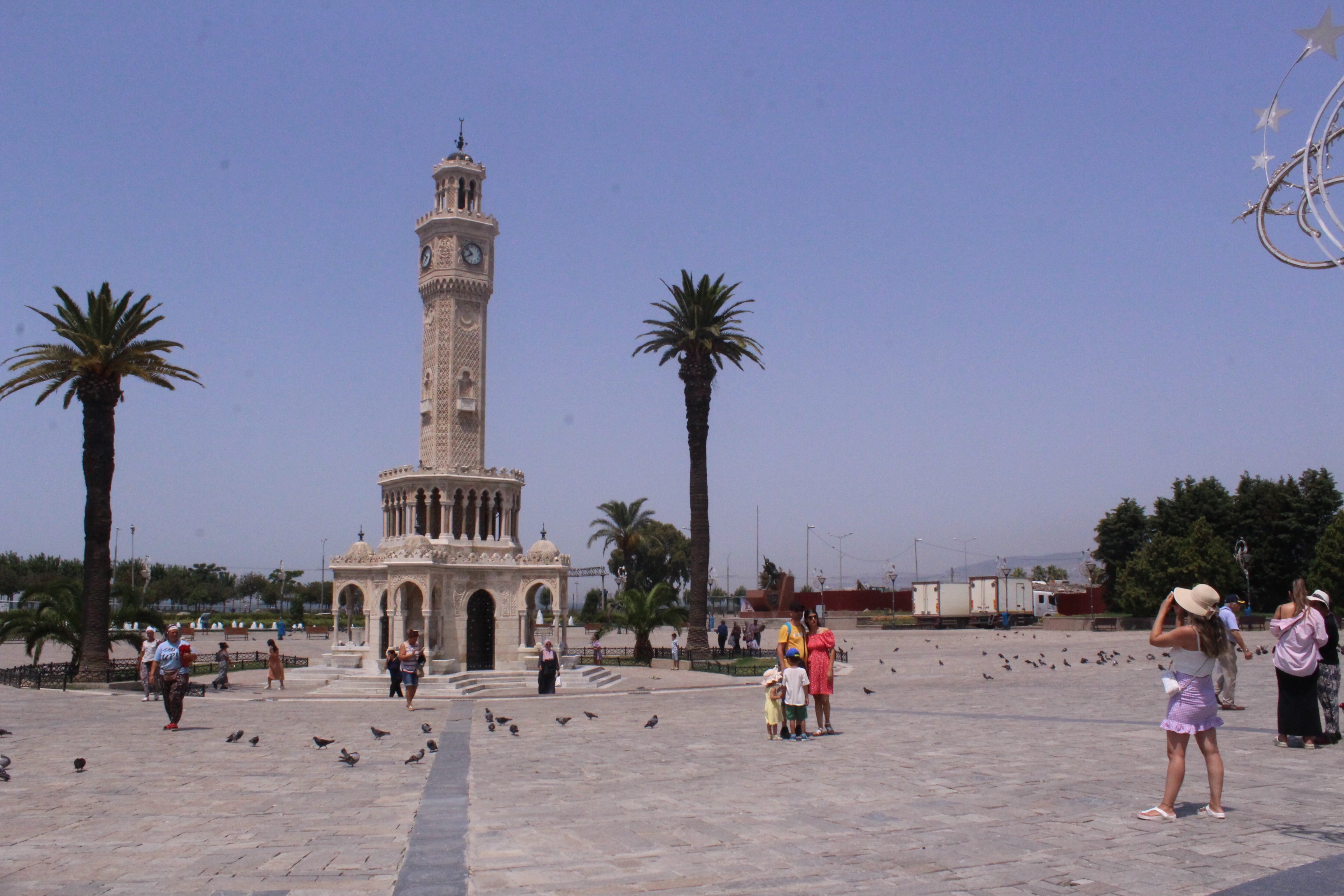 İzmir, yılın en sıcak gününü yaşıyor