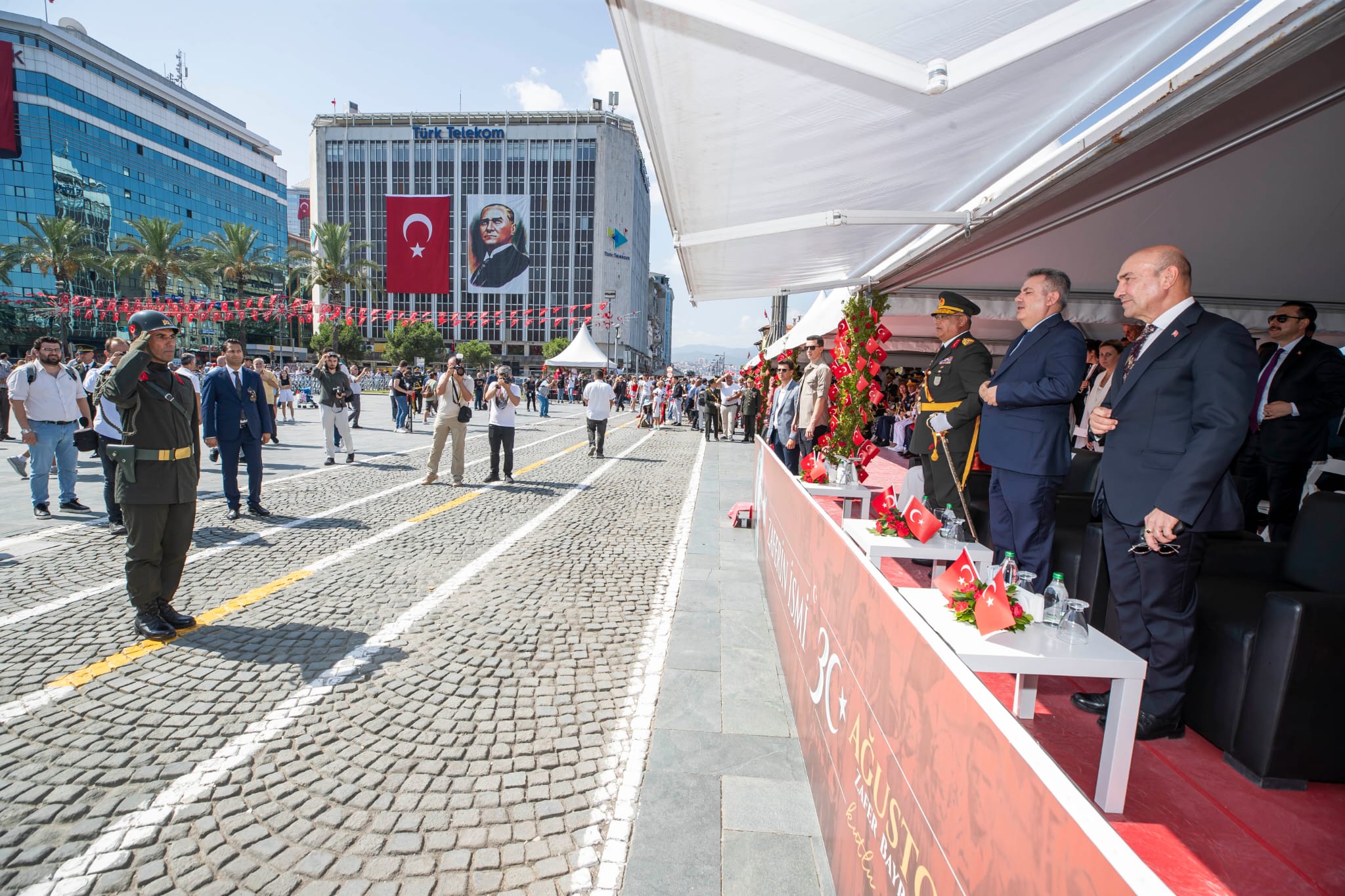 İzmir'de 30 Ağustos Zafer Bayramı coşkusu