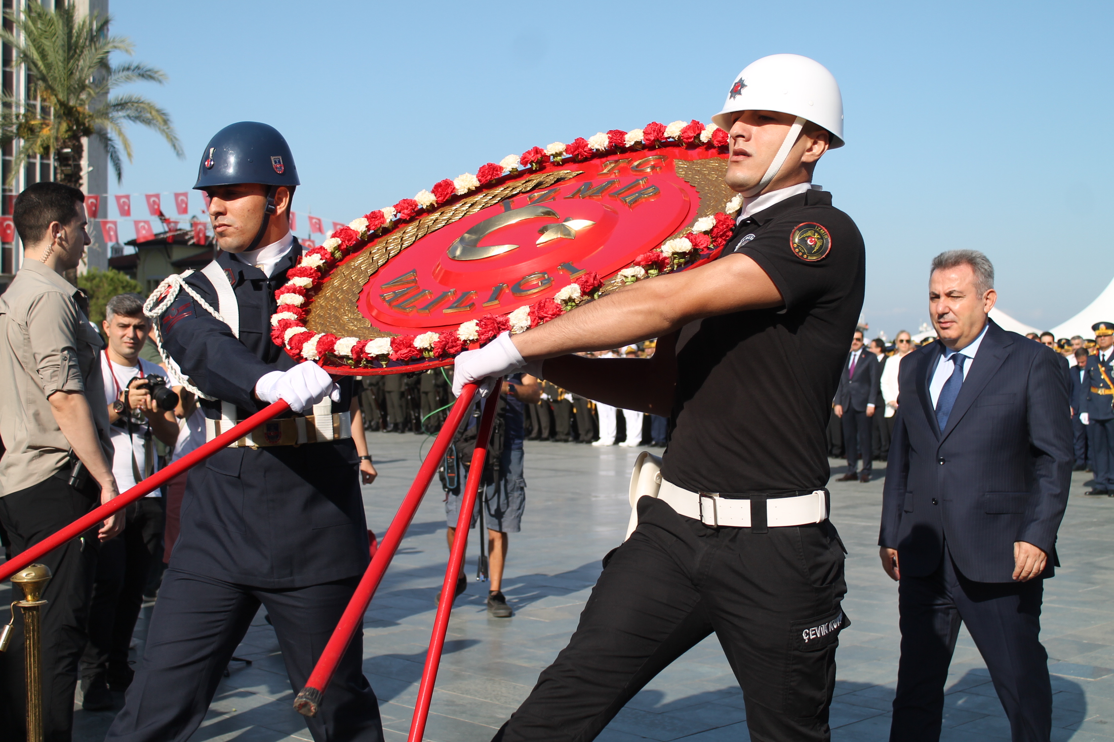 İzmir'de 30 Ağustos Zafer Bayramı coşkusu