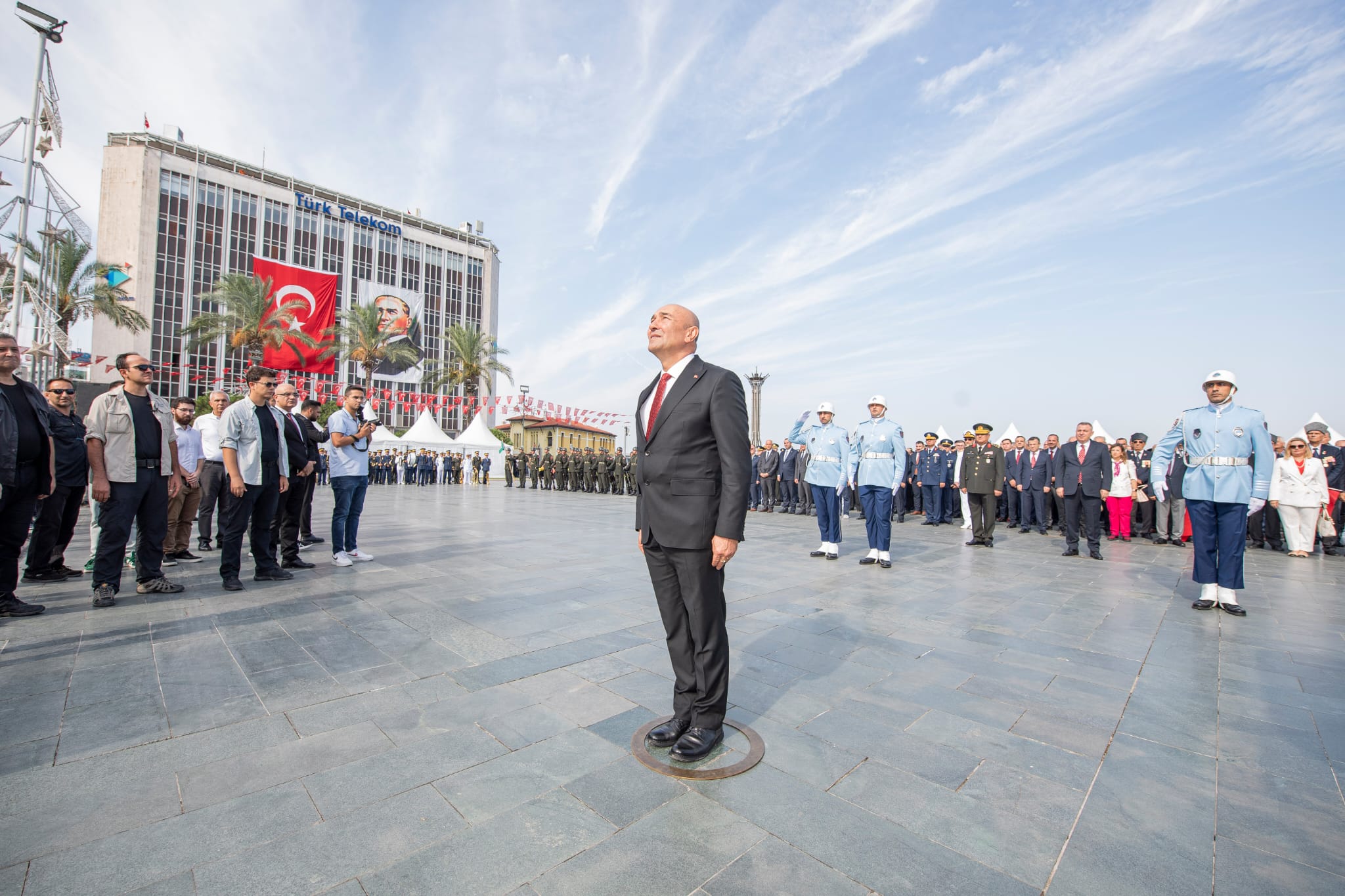 İzmirliler geleneksel Zafer Yürüyüşü’nde buluştu