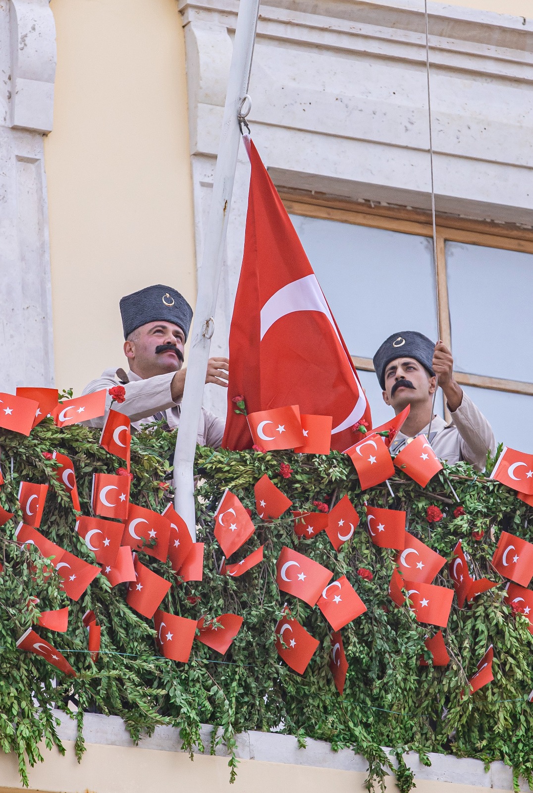 Süvari birlikleri, kentin kurtuluşunu simgeleyen tarihi sahneyi canlandırdı