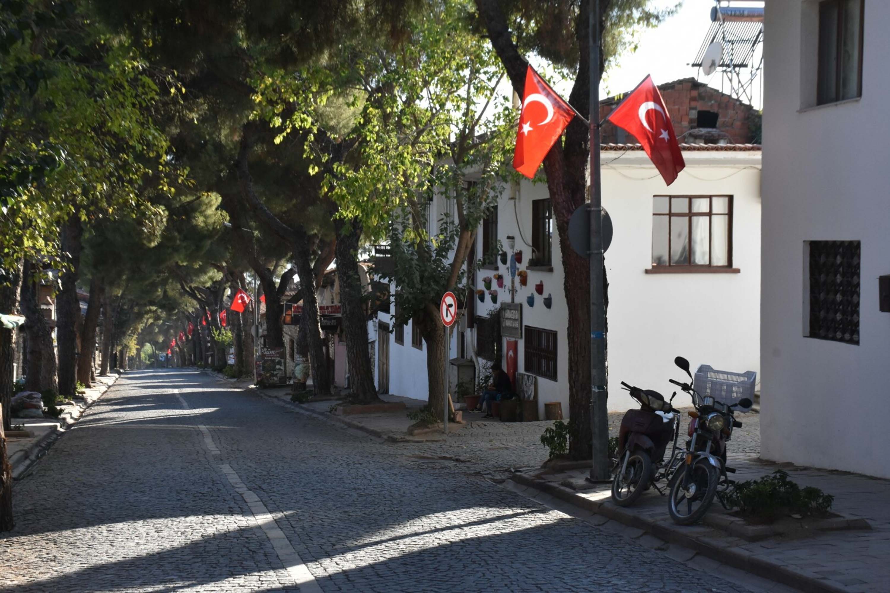 Birgi'nin mimari dokusu asırlardır korunuyor