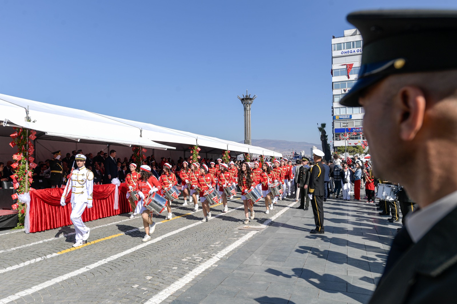 İzmir'de Cumhuriyet'in 101'inci yılı coşkusu