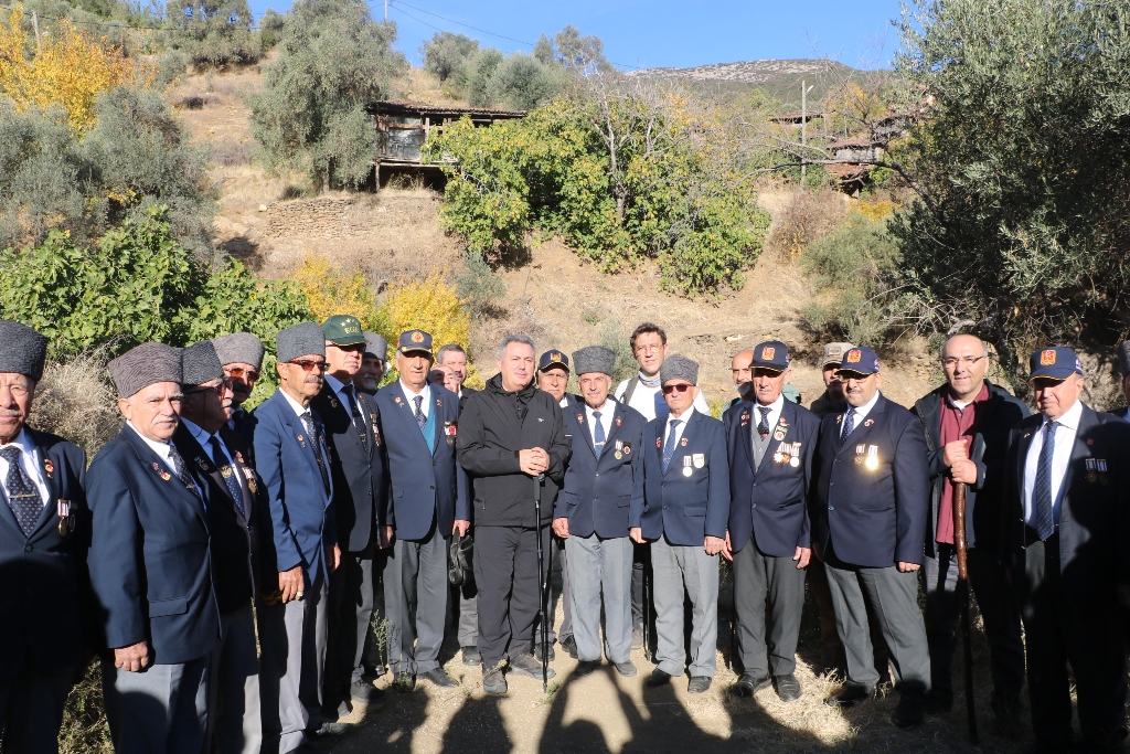 İzmir Valisi Süleyman Elban, Efeler Yolu Projesi'nin 9'uncu etabında yürüdü