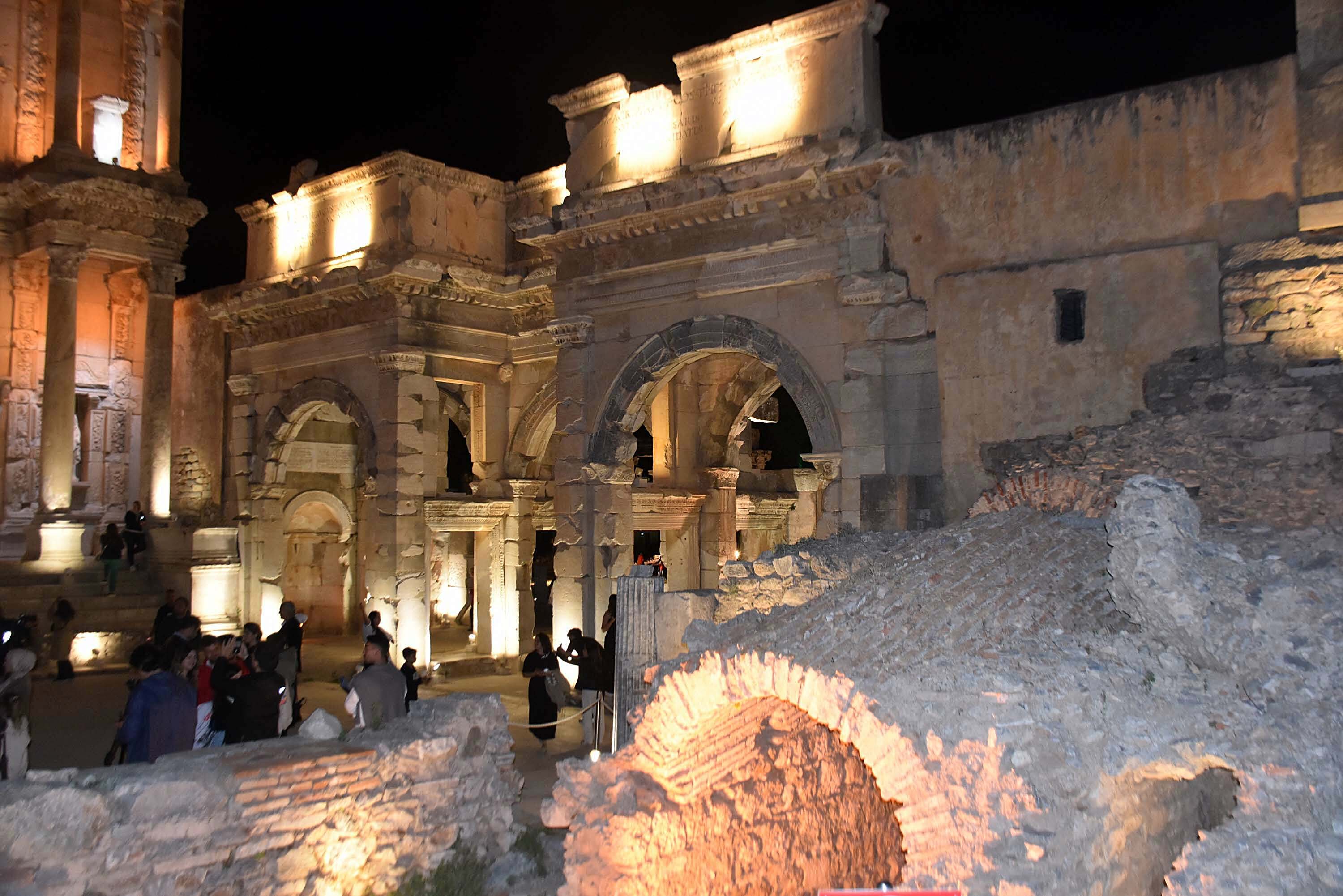 Efes Antik Kenti'nde gece müzeciliği dönemi!
