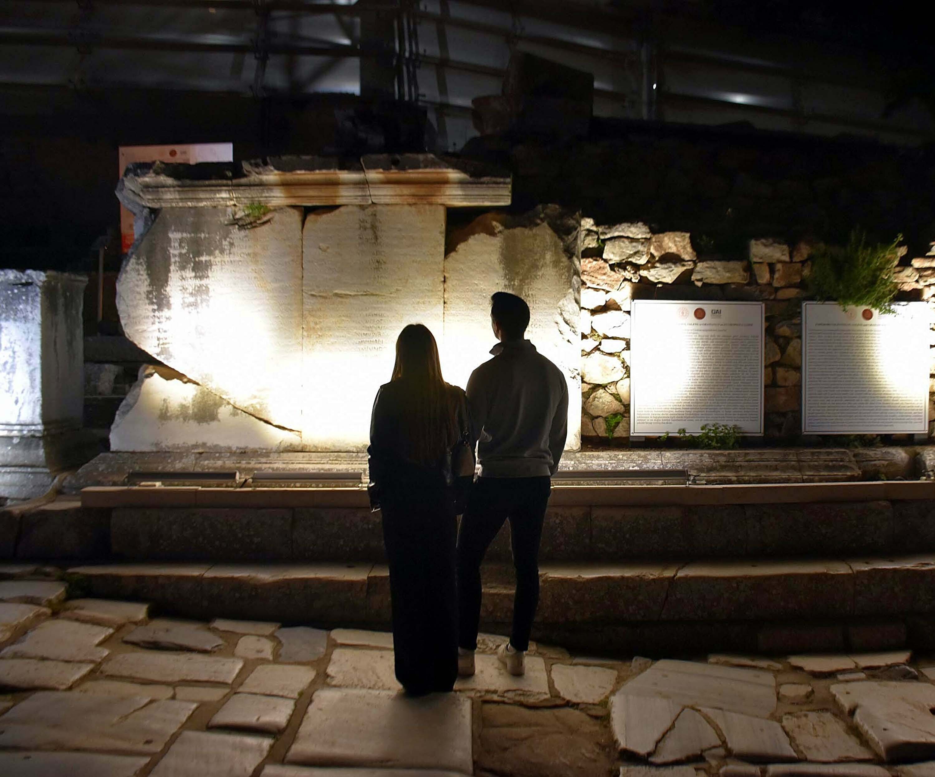 Efes Antik Kenti'nde gece müzeciliği dönemi!