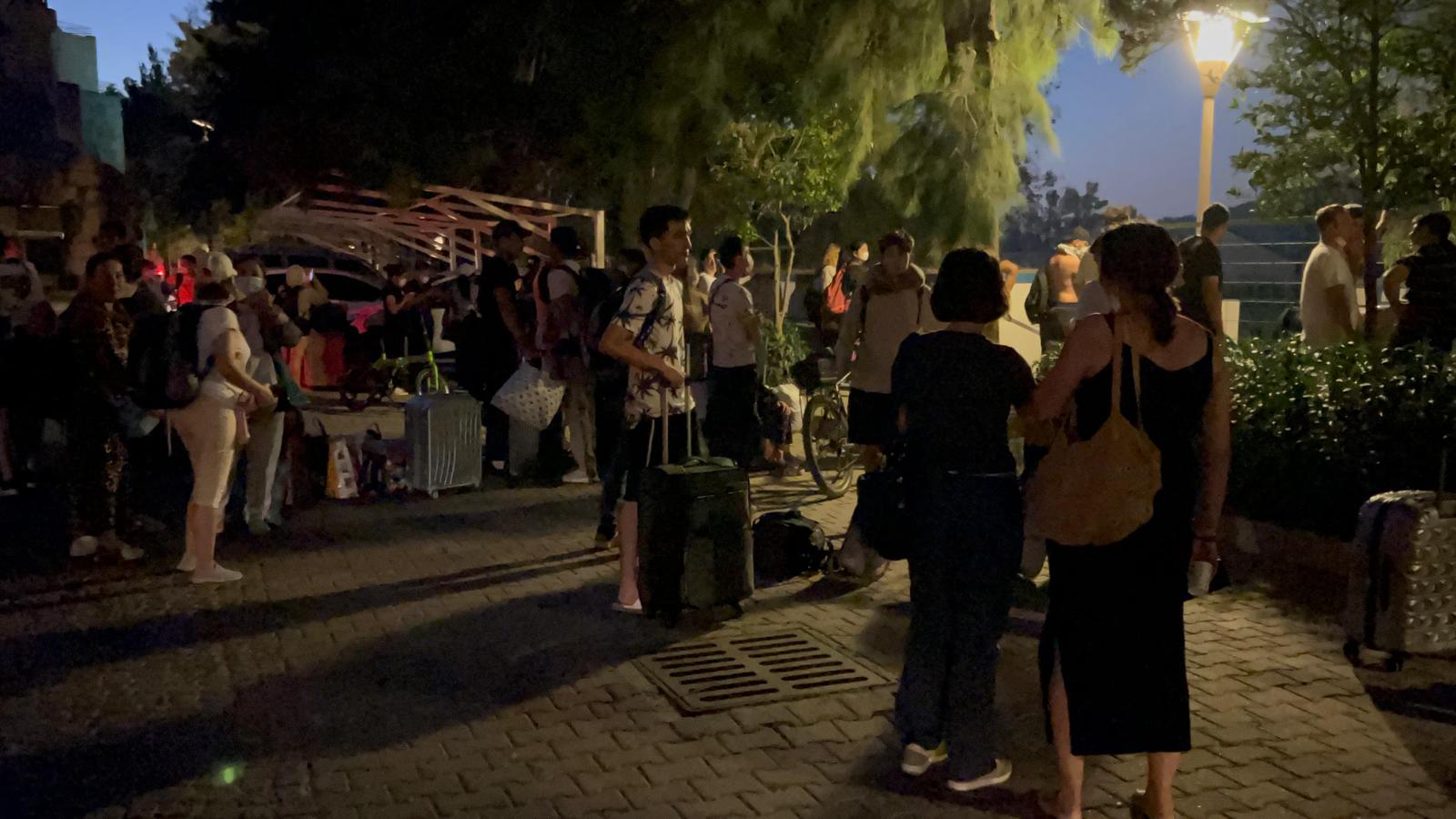 Selçuk'ta çıkan orman yangını Kuşadası'na da sıçradı