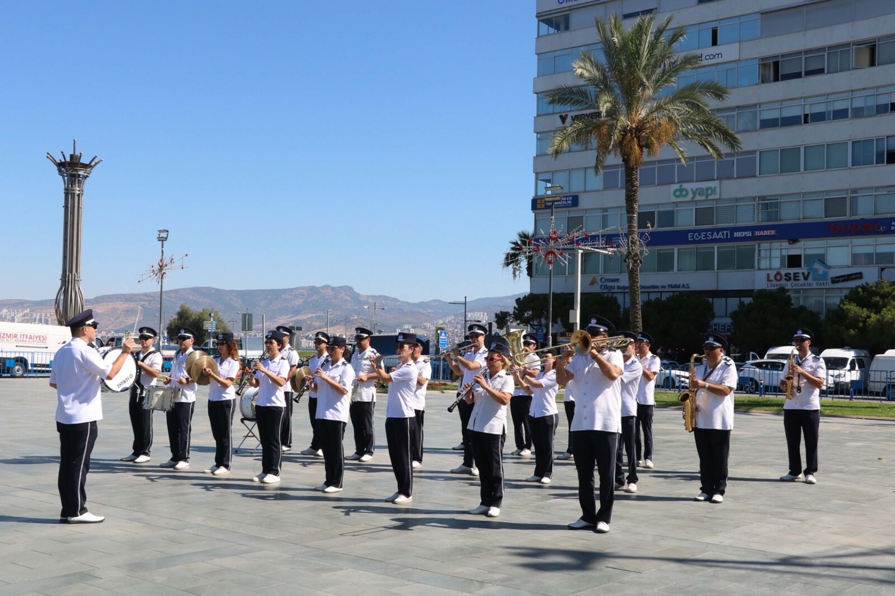 İzmir'de Denizcilik ve Kabotaj Bayramı kutlandı