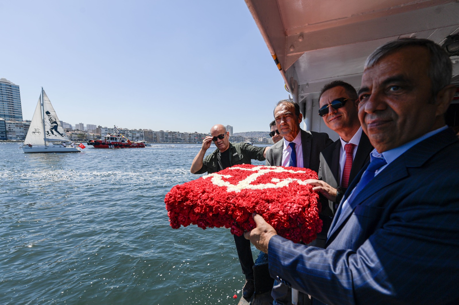 İzmir'de Denizcilik ve Kabotaj Bayramı kutlandı