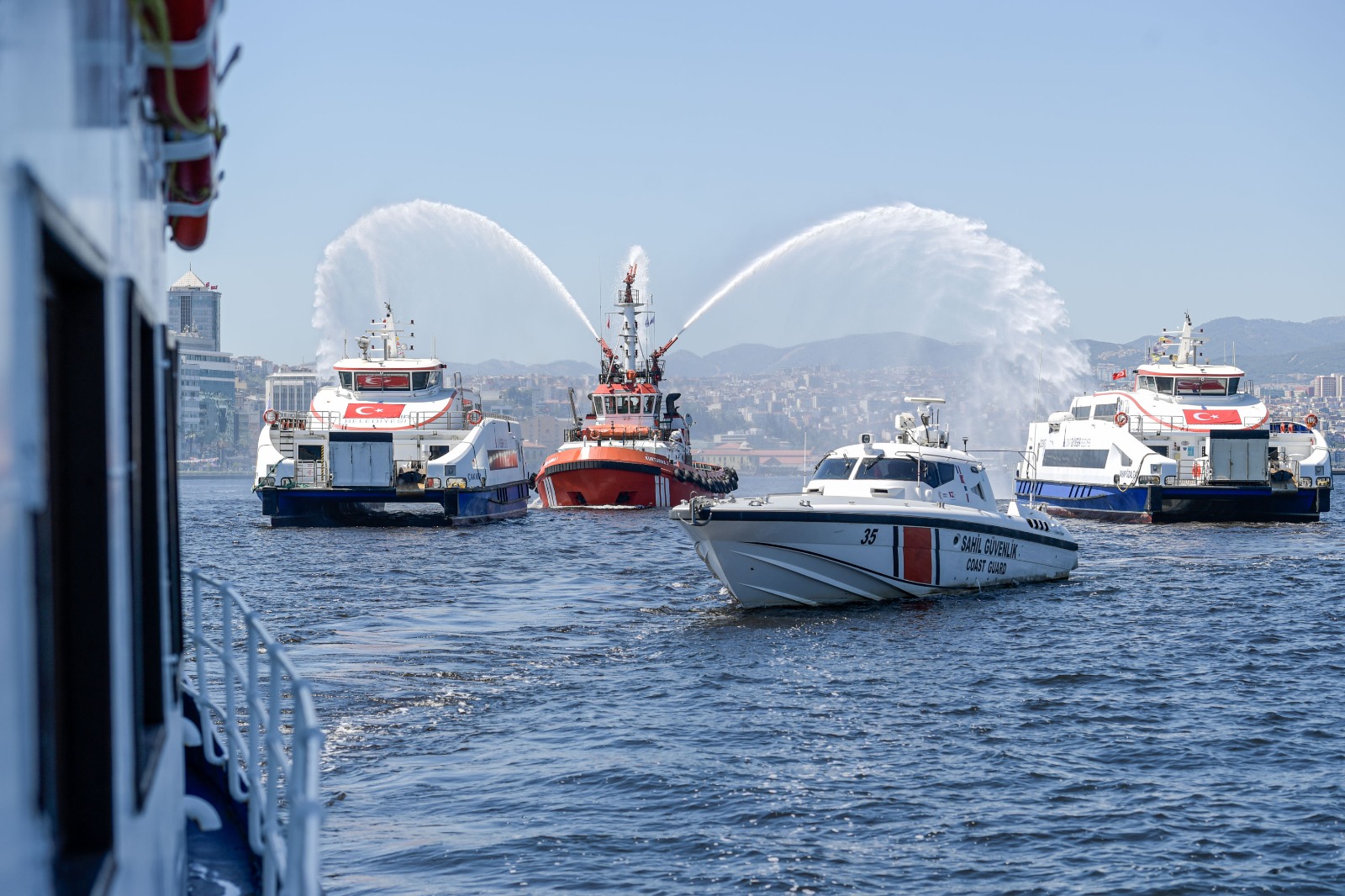 İzmir'de Denizcilik ve Kabotaj Bayramı kutlandı