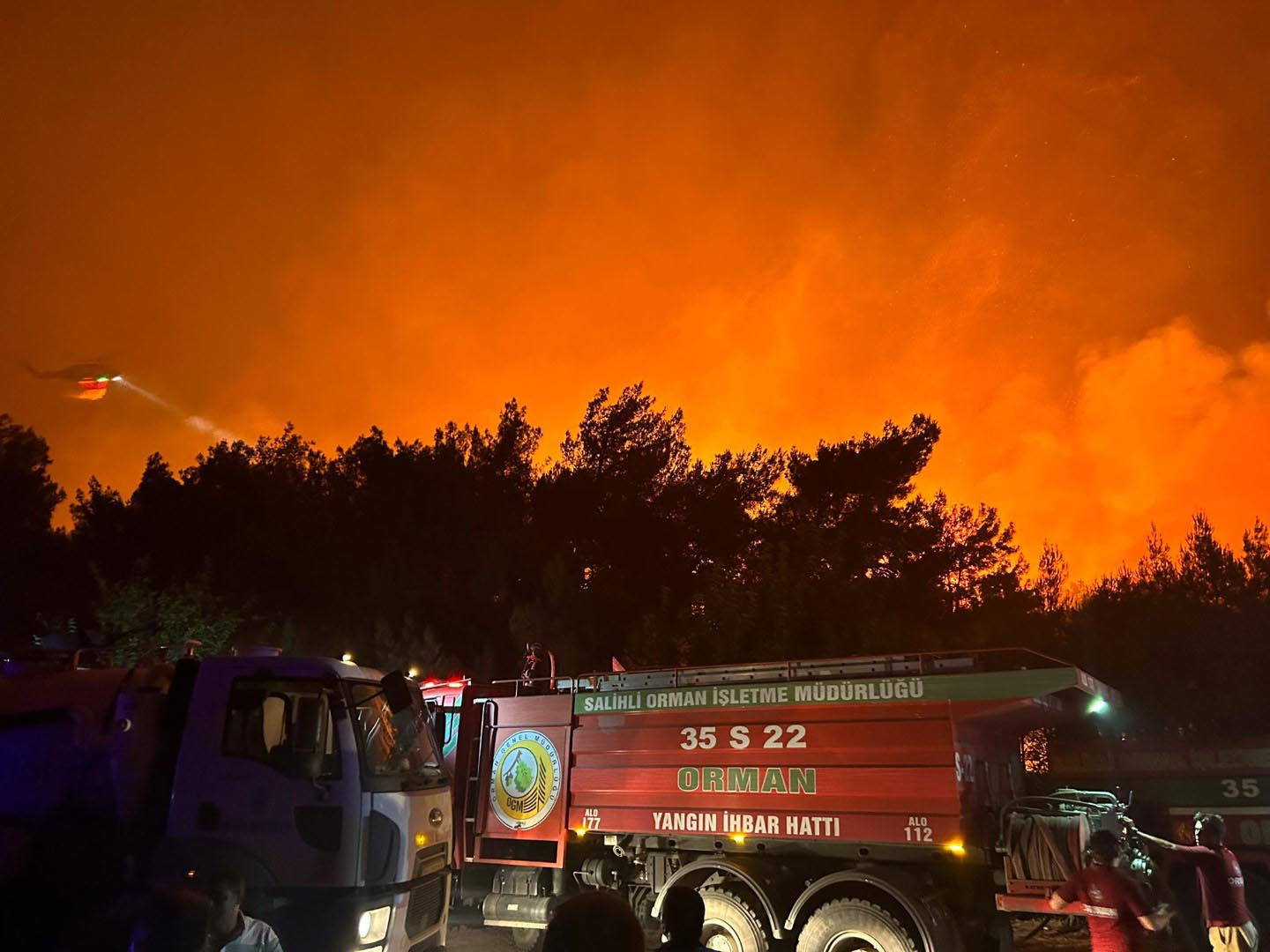 Orman yangını, Sarnıç Mahallesi’ndeki yerleşim yerlerine yaklaştı