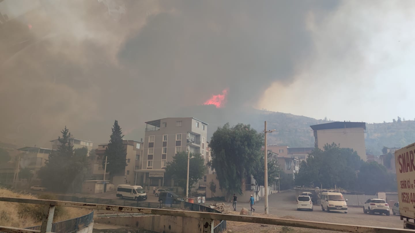 İzmir'de yangın kabusu