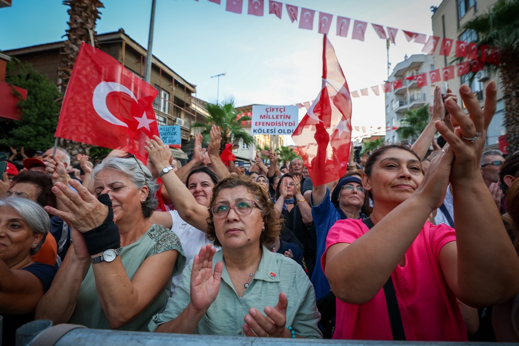 Özgür Özel, Büyük Çiftçi Mitinginde vatandaşara seslendi