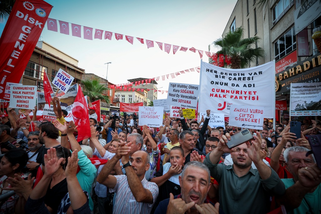 Özgür Özel, Büyük Çiftçi Mitinginde vatandaşara seslendi