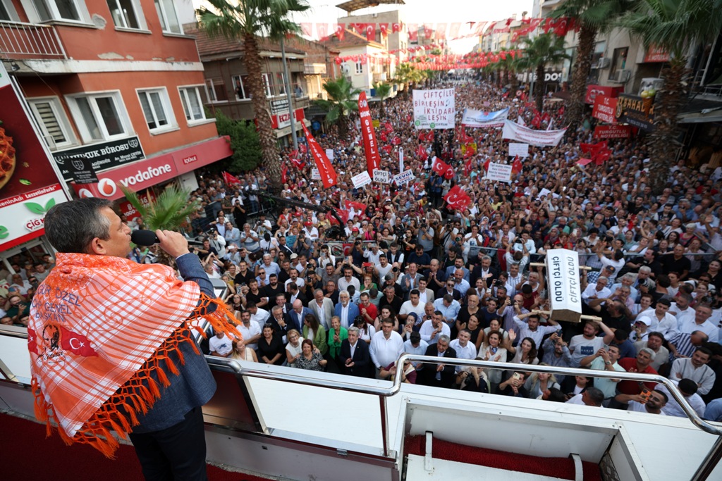 Özgür Özel, Büyük Çiftçi Mitinginde vatandaşara seslendi