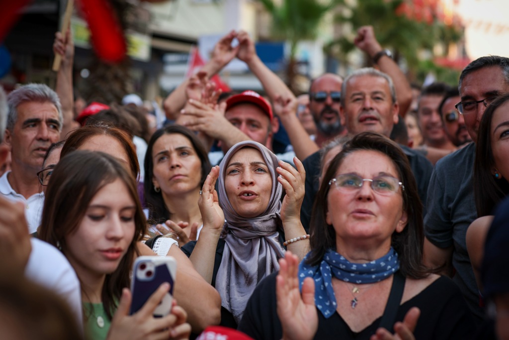 Özgür Özel, Büyük Çiftçi Mitinginde vatandaşara seslendi