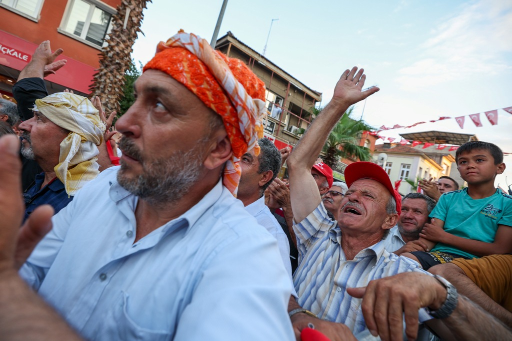 Özgür Özel, Büyük Çiftçi Mitinginde vatandaşara seslendi