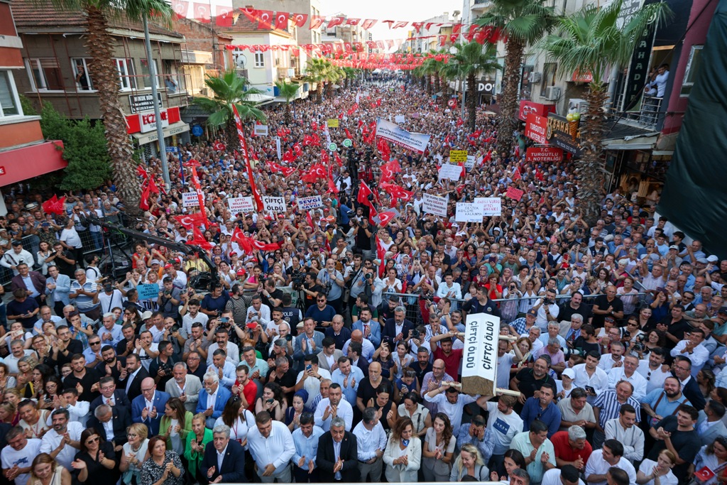 Özgür Özel, Büyük Çiftçi Mitinginde vatandaşara seslendi