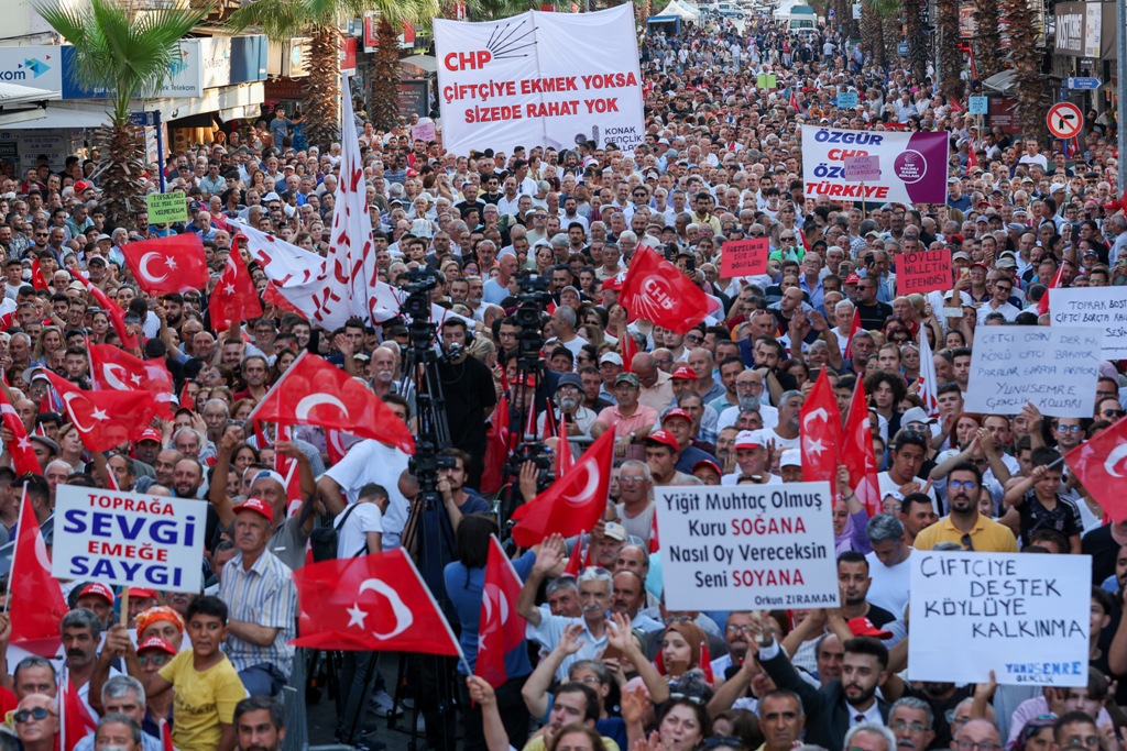 Özgür Özel, Büyük Çiftçi Mitinginde vatandaşara seslendi