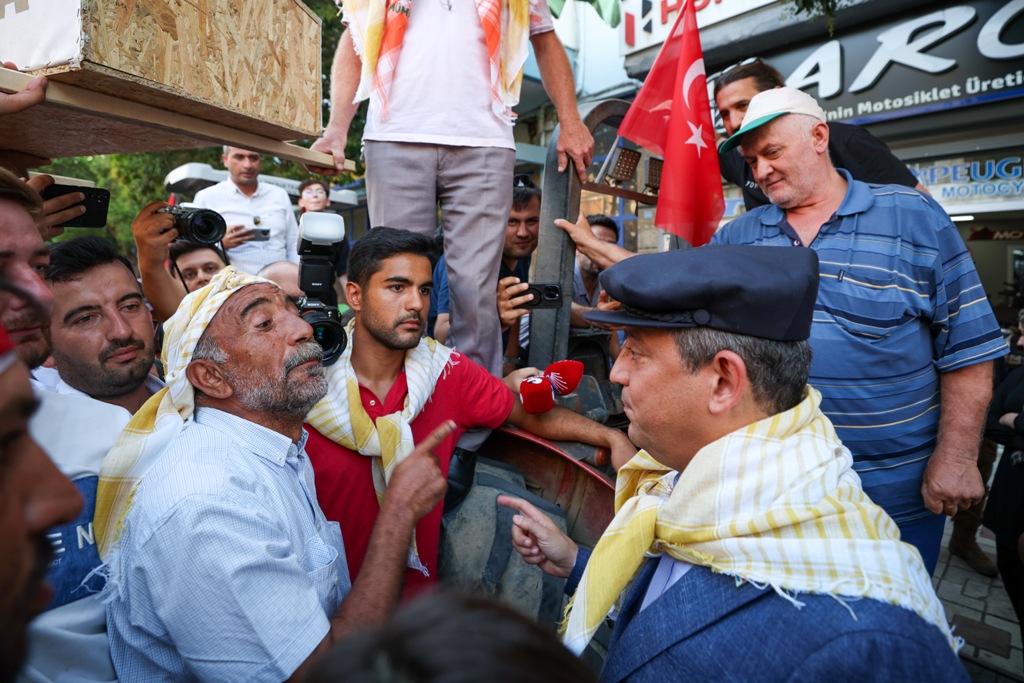 Özgür Özel, Büyük Çiftçi Mitinginde vatandaşara seslendi