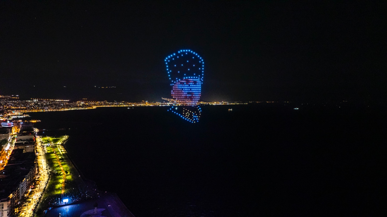 500 dron Körfez’de görsel şölen yaşattı