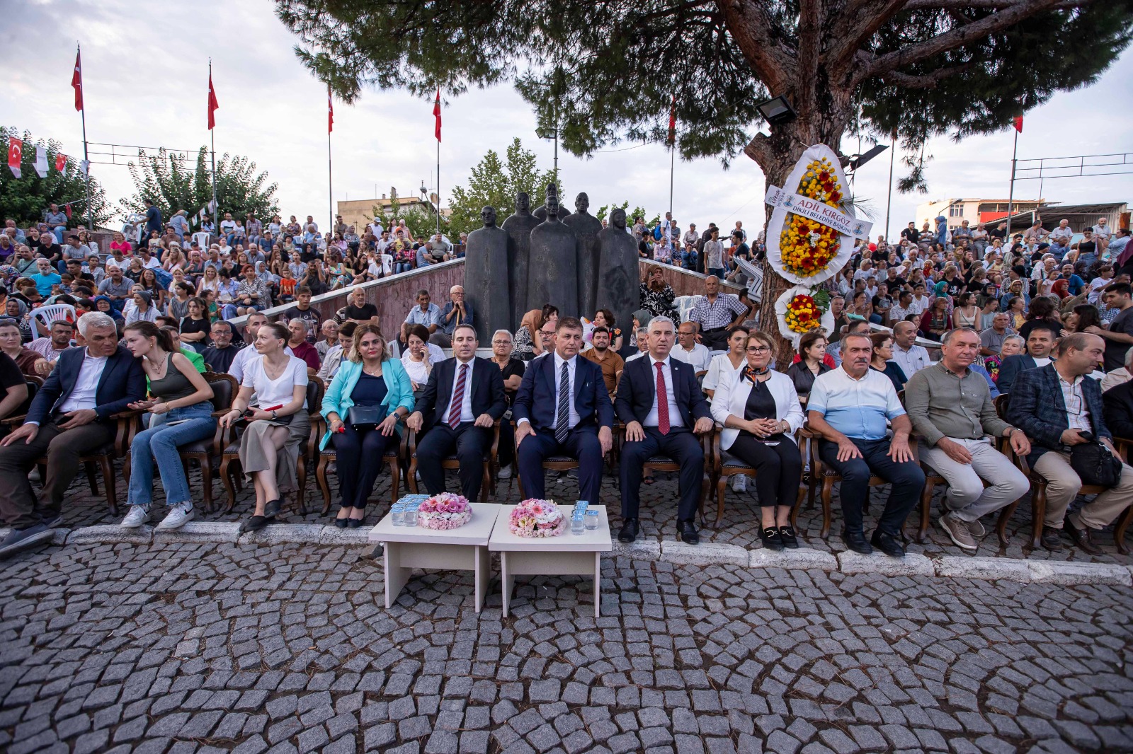 Başkan Tugay, 88. Uluslararası Bergama Kermesi’ne katıldı