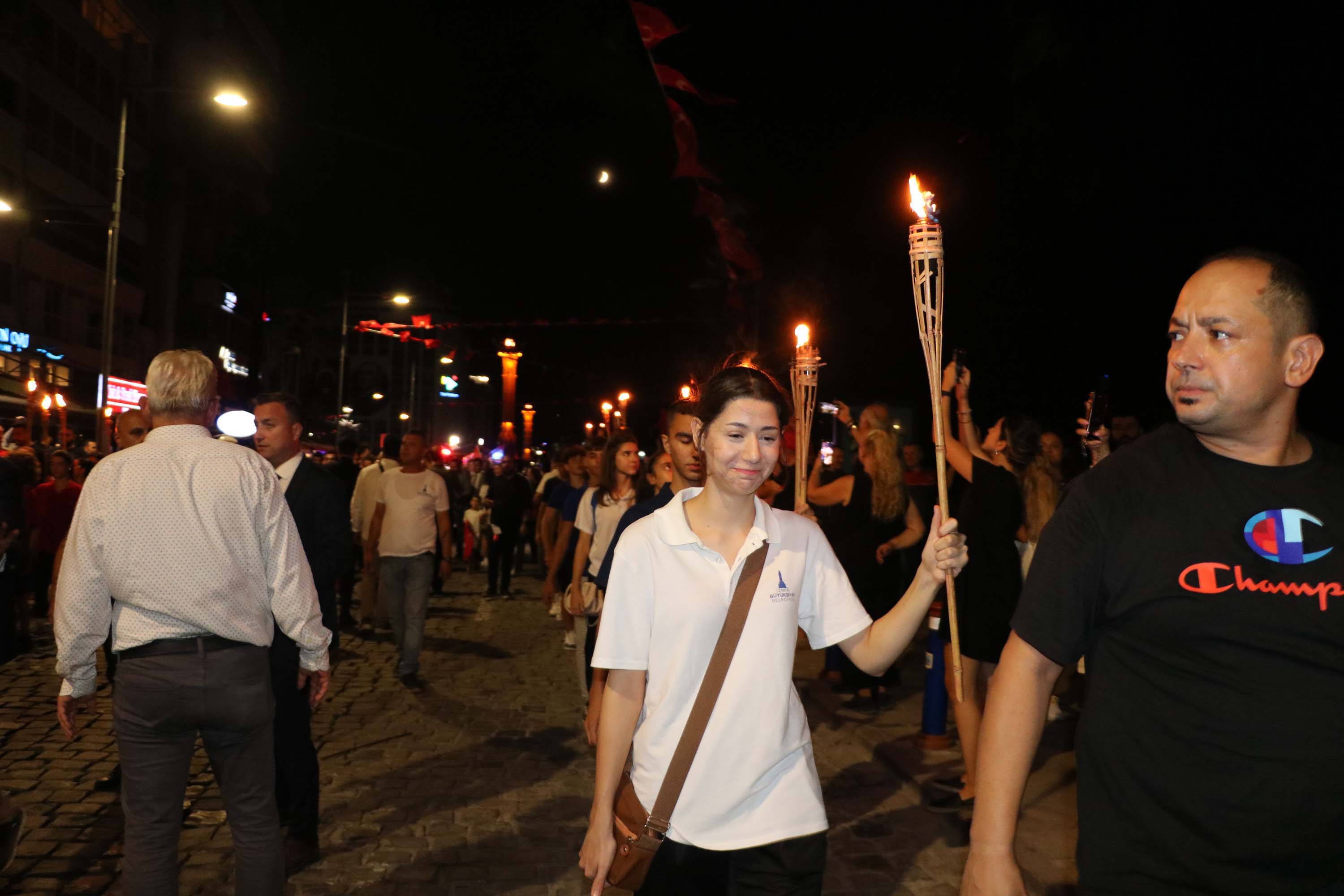 İzmir kurtuluşun 102’nci yıl dönümünde tek ses