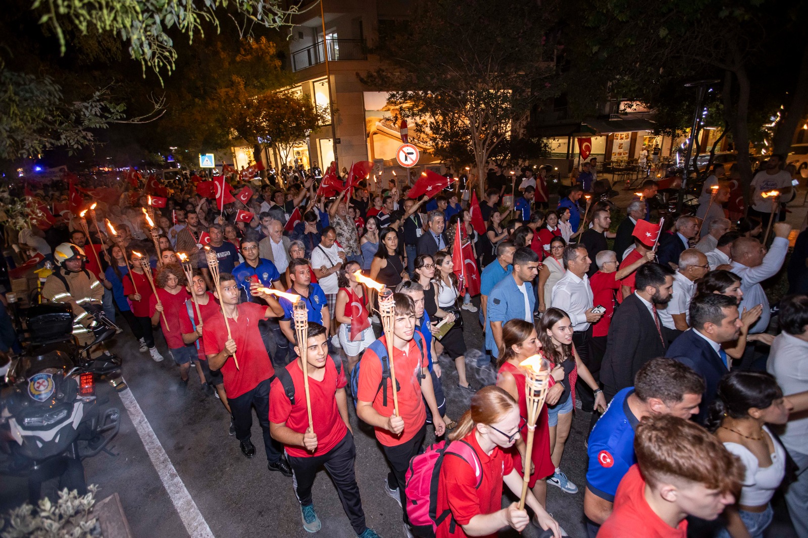 İzmir kurtuluşun 102’nci yıl dönümünde tek ses