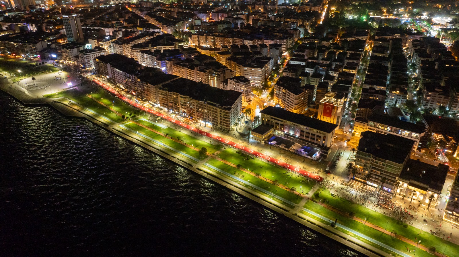 İzmir kurtuluşun 102’nci yıl dönümünde tek ses