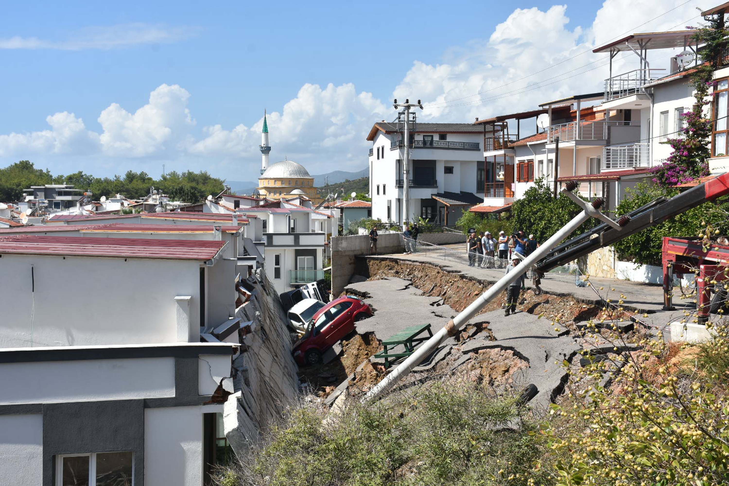 İzmir'de sağanak etkili oldu