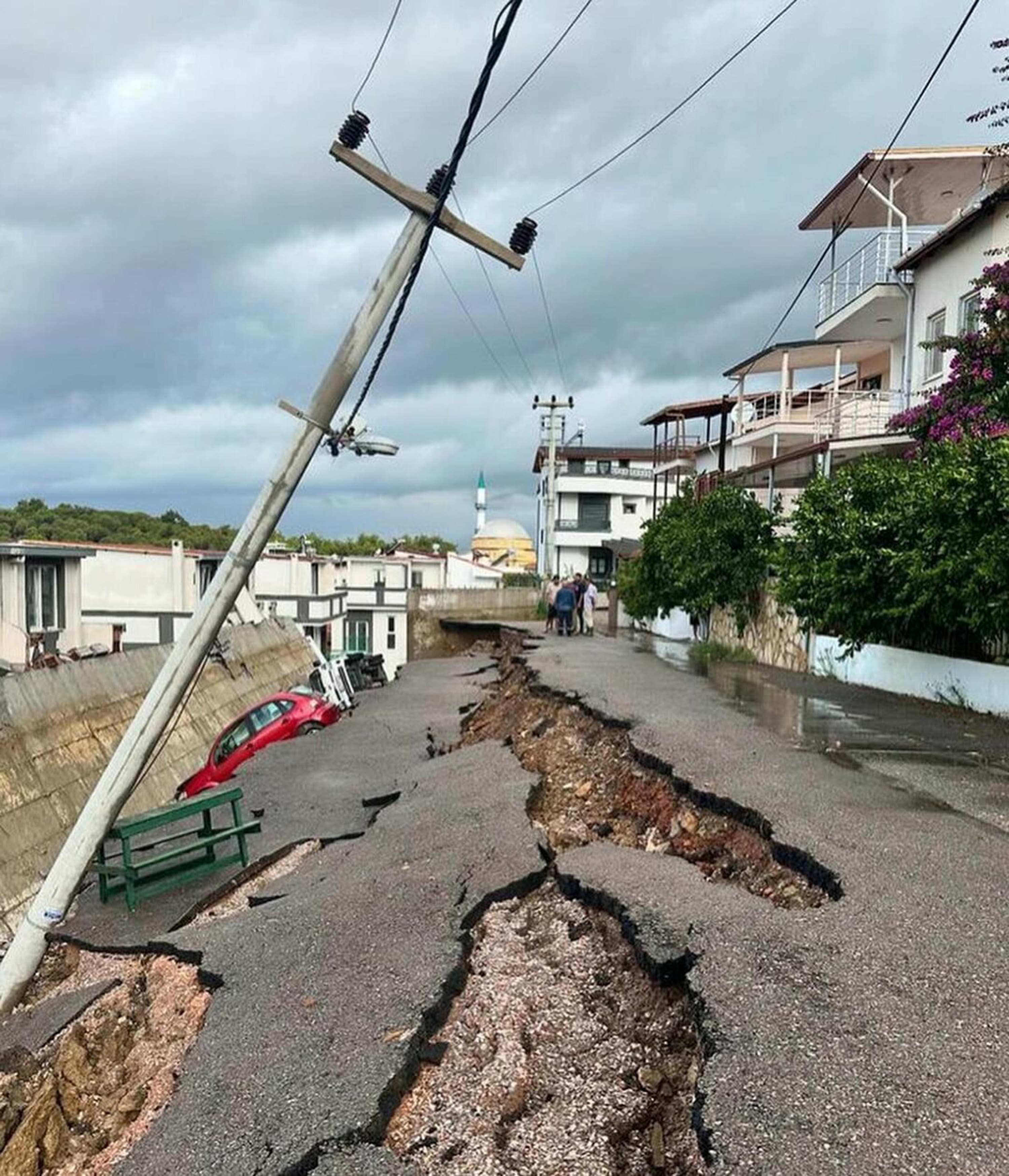 İzmir'de sağanak etkili oldu