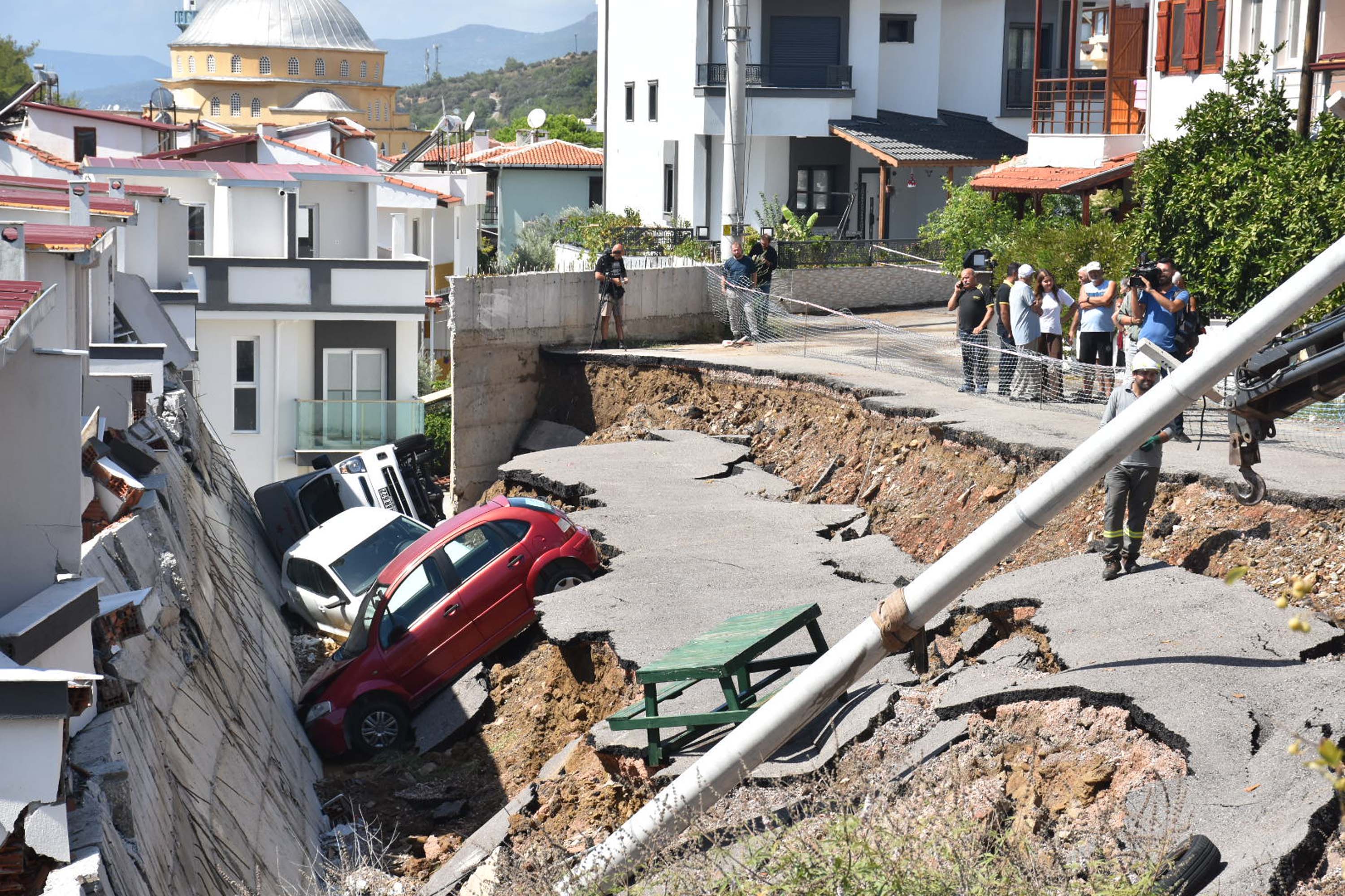 İzmir'de sağanak etkili oldu