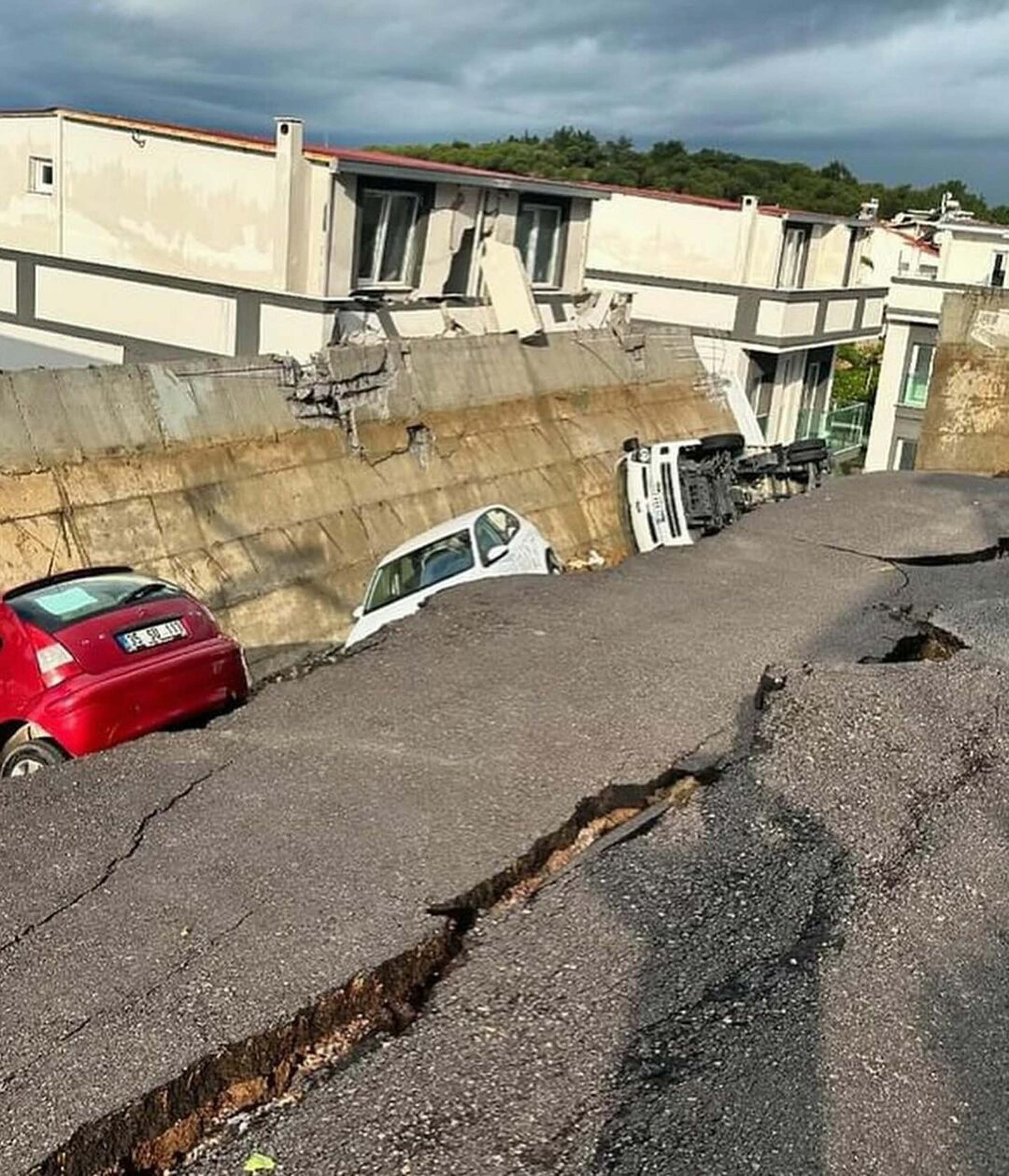 İzmir'de sağanak etkili oldu