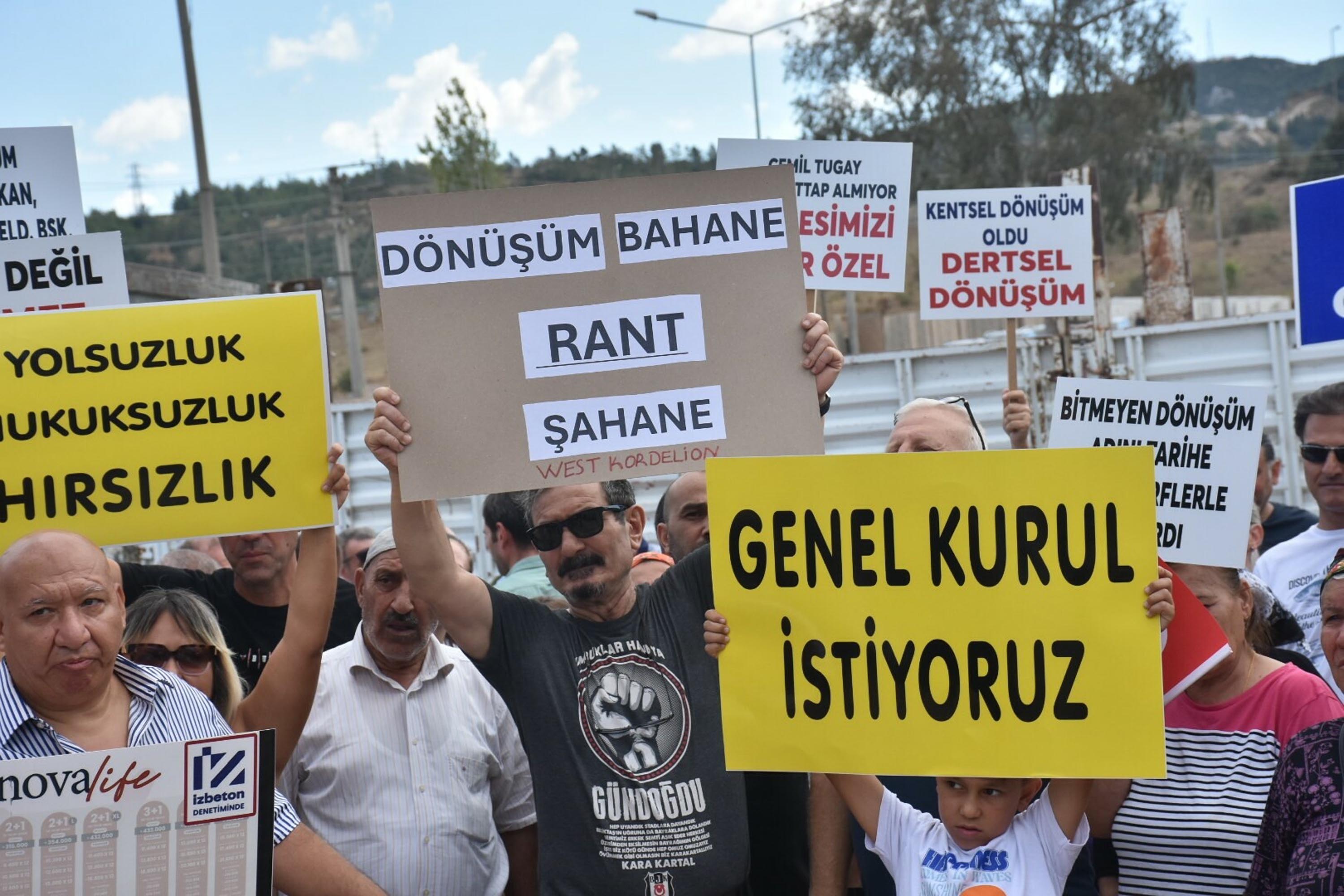 Kentsel dönüşüm mağdurları, yolu trafiğe kapattı 