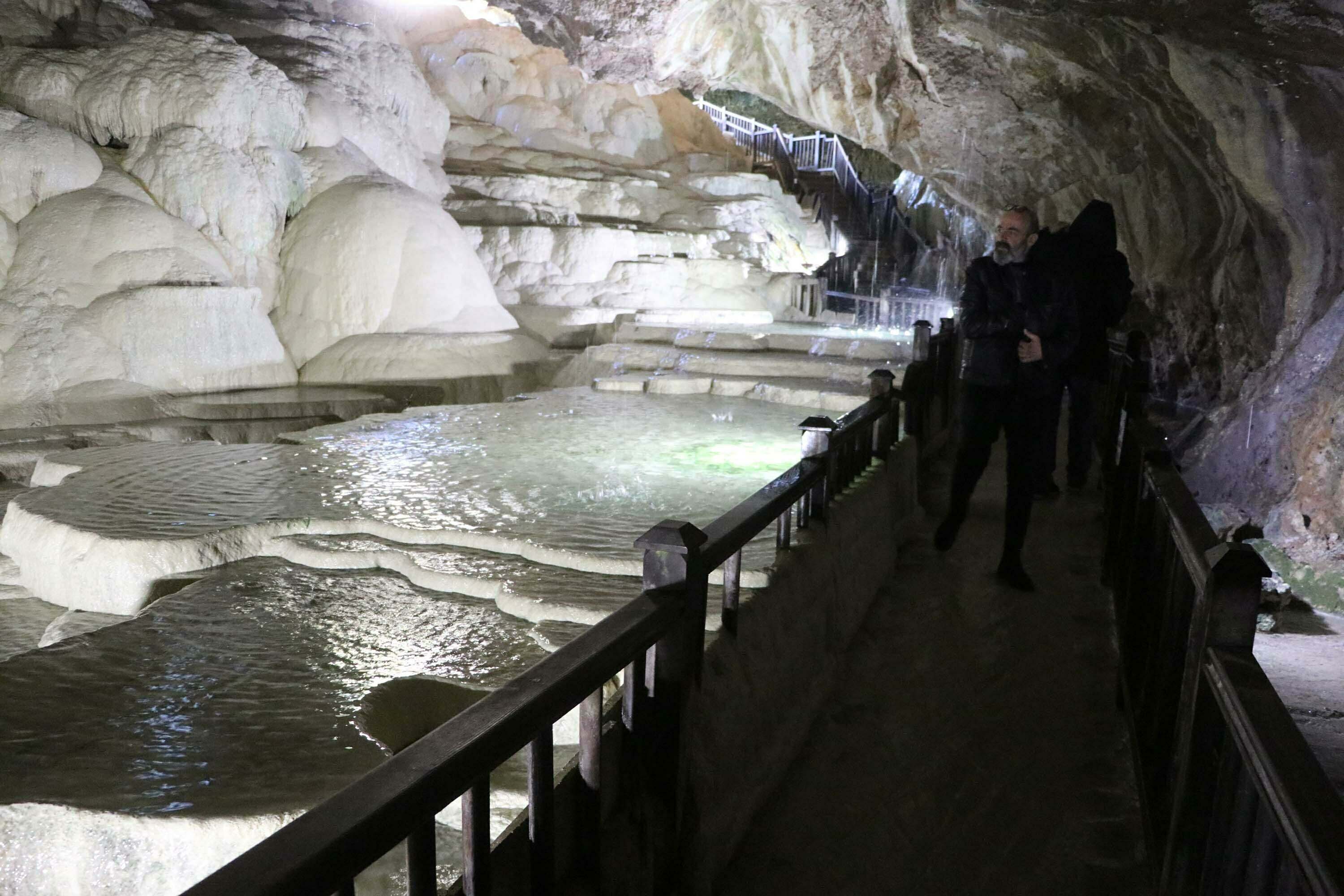 Yer altındaki gizli 'Pamukkale'; Kaklık Mağarası