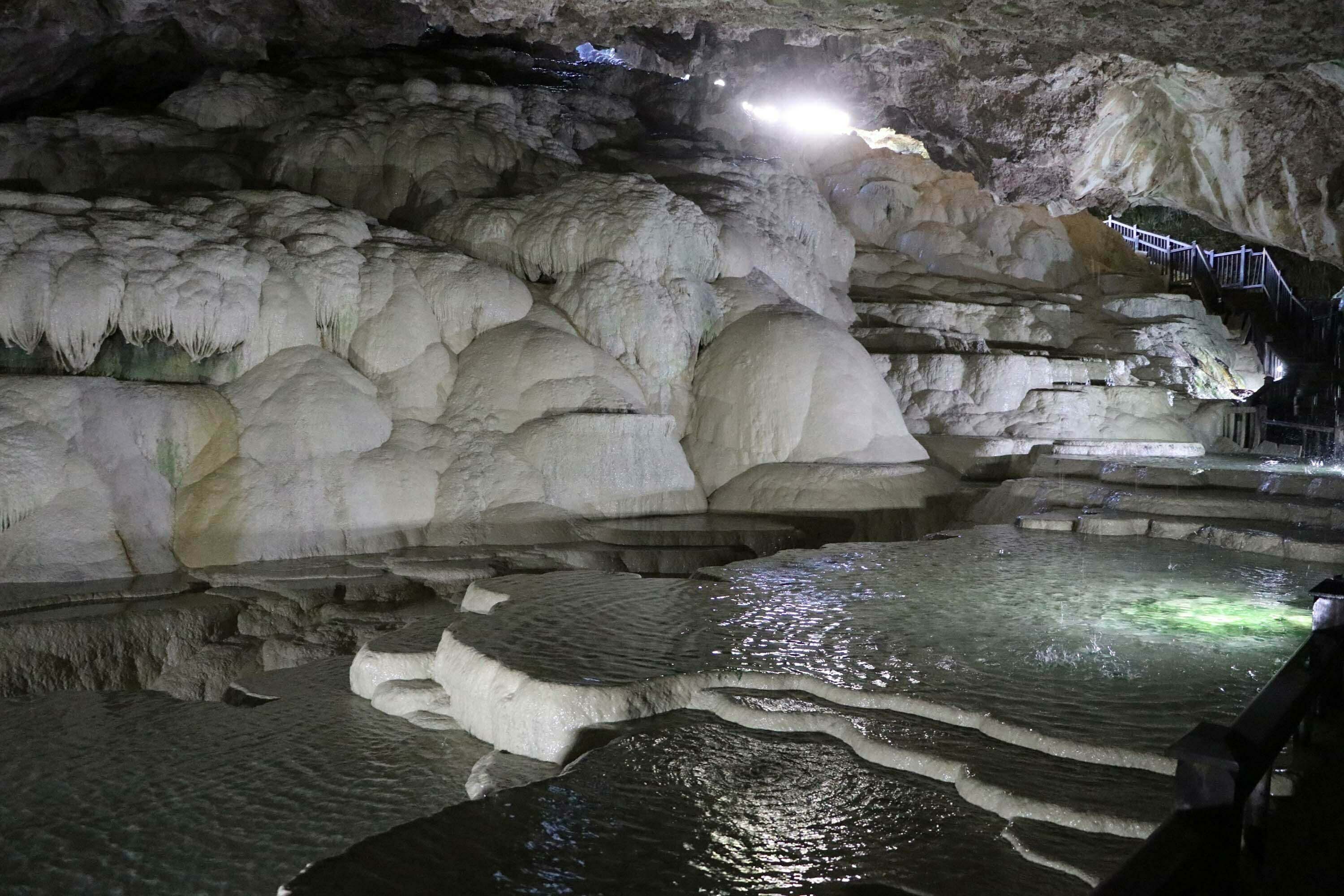 Yer altındaki gizli 'Pamukkale'; Kaklık Mağarası