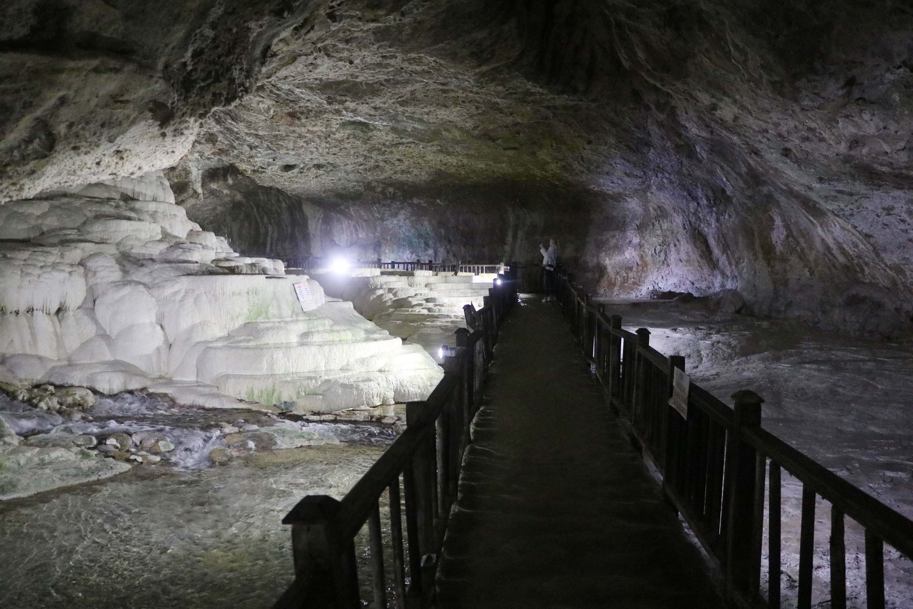 Yer altındaki gizli 'Pamukkale'; Kaklık Mağarası