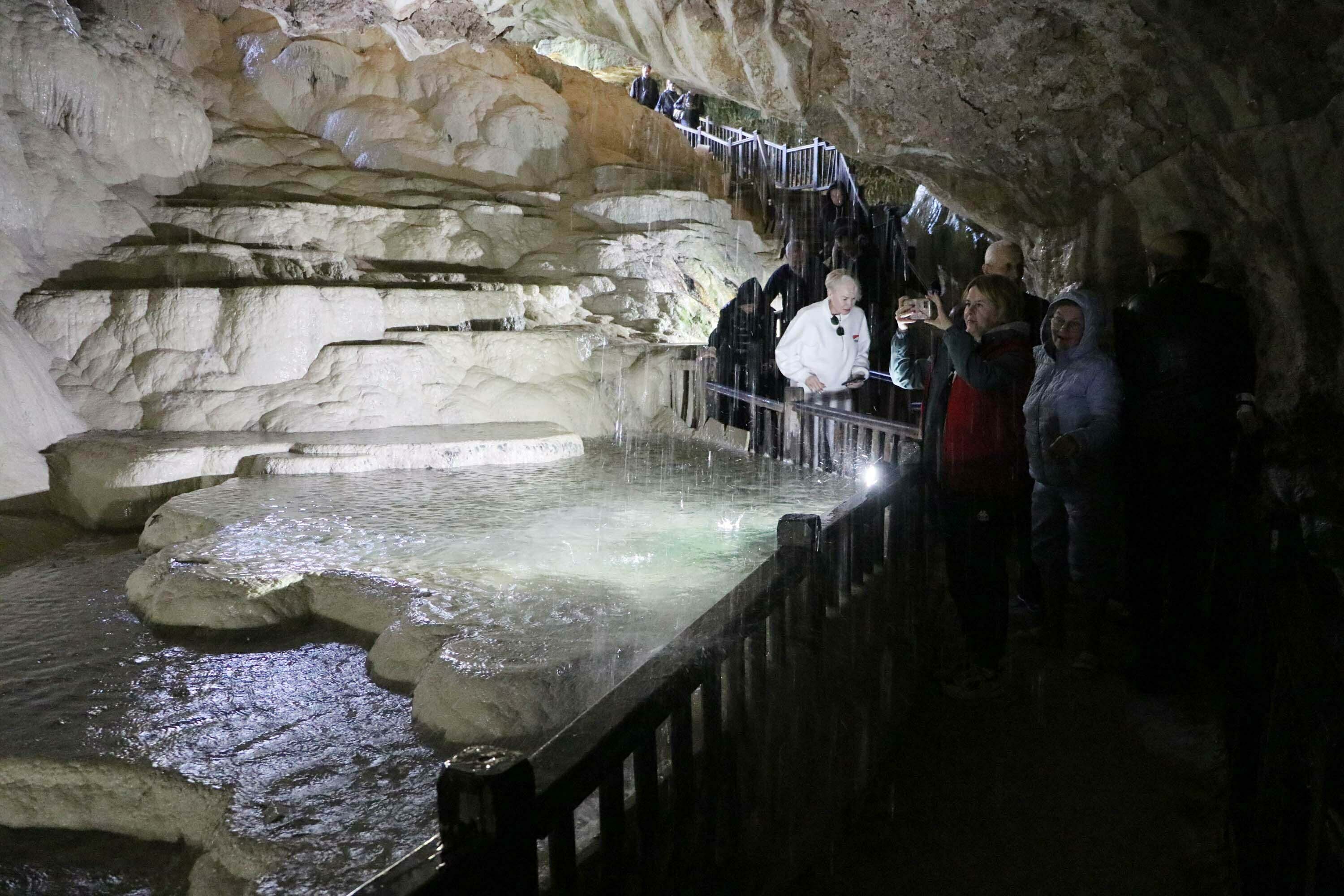 Yer altındaki gizli 'Pamukkale'; Kaklık Mağarası