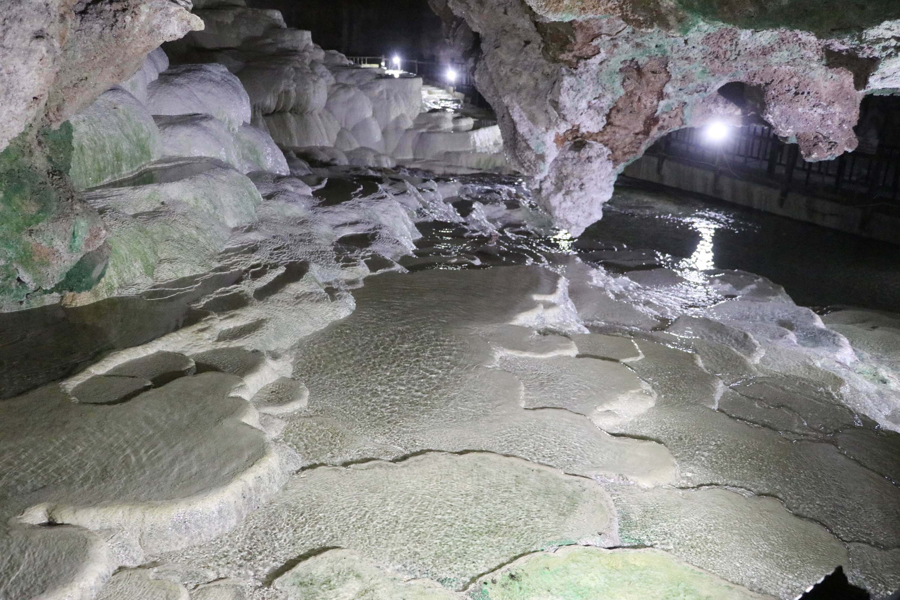 Yer altındaki gizli 'Pamukkale'; Kaklık Mağarası