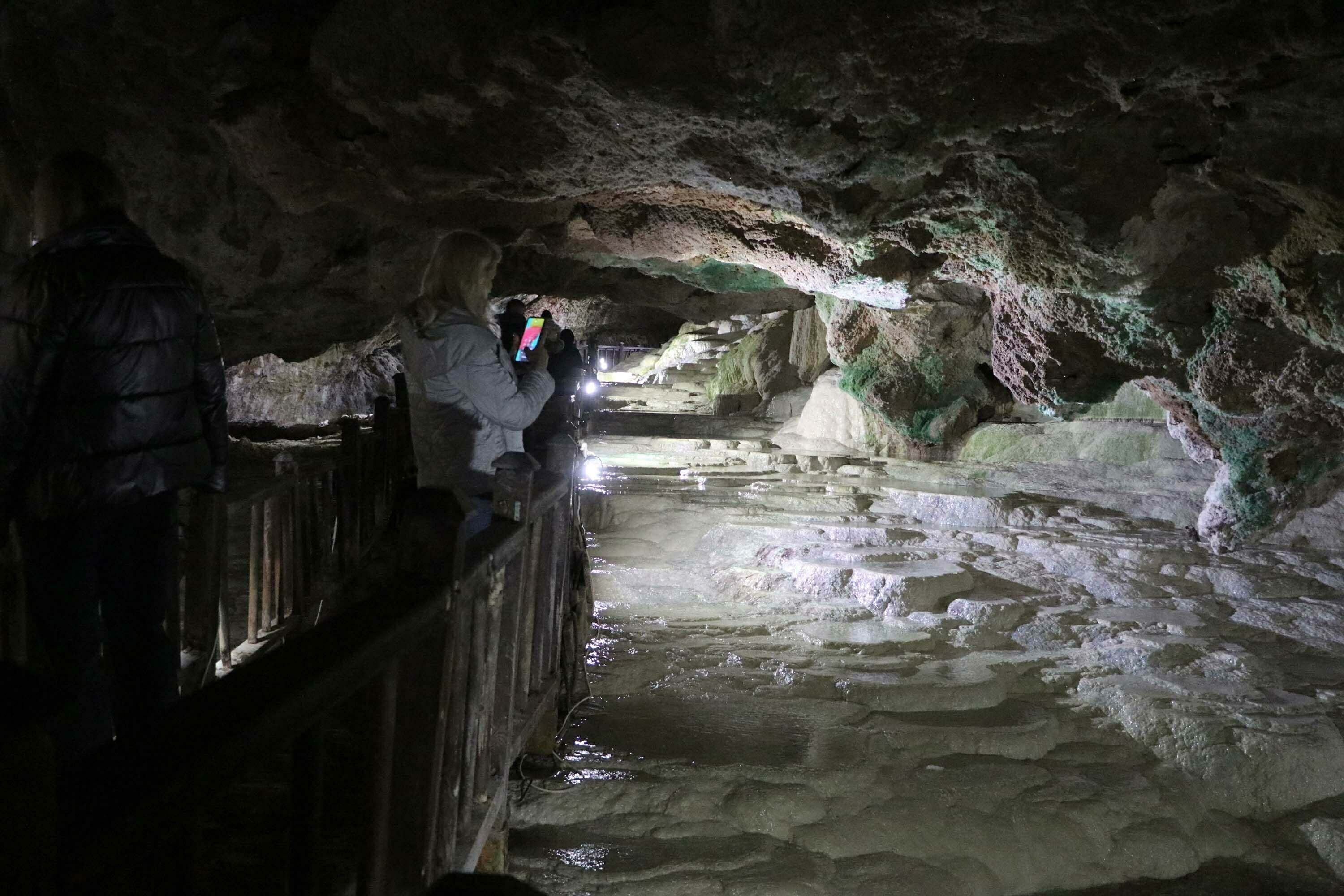 Yer altındaki gizli 'Pamukkale'; Kaklık Mağarası