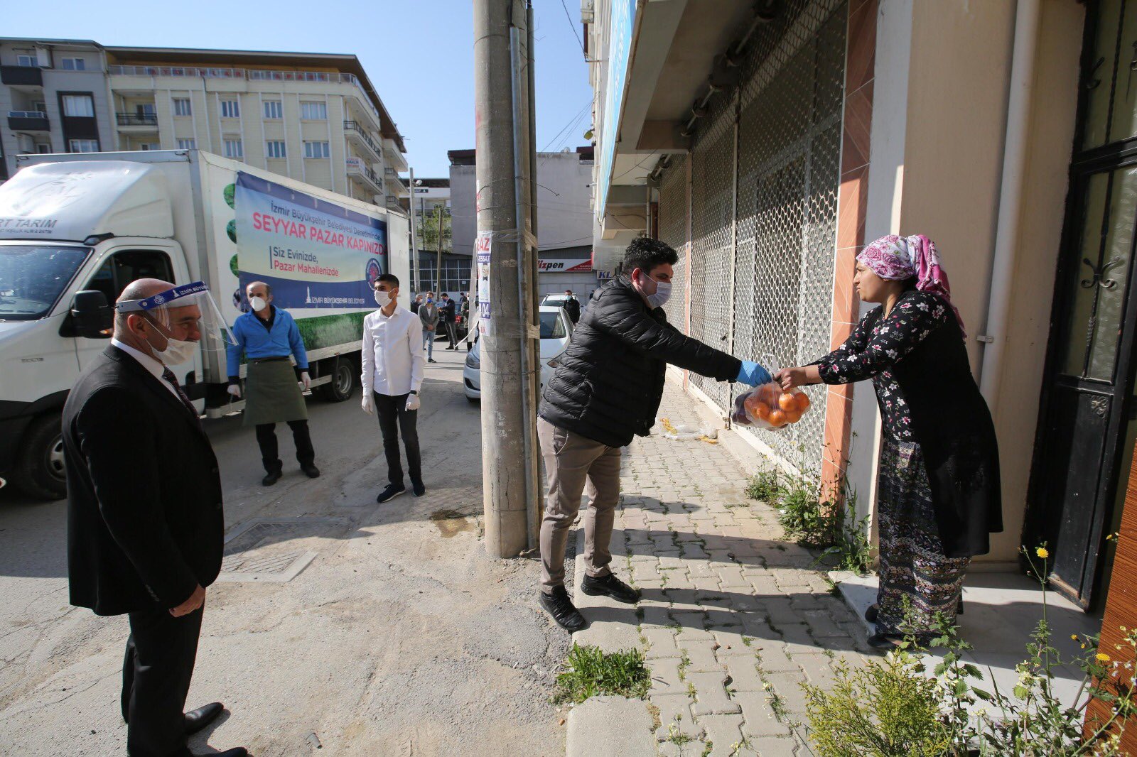 İzmir’de ‘Seyyar Pazar’ dönemi başladı