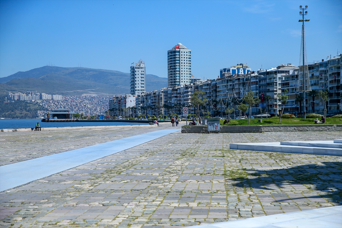 İzmir'de 'Evde kal Türkiye' çağrısına uyuluyor