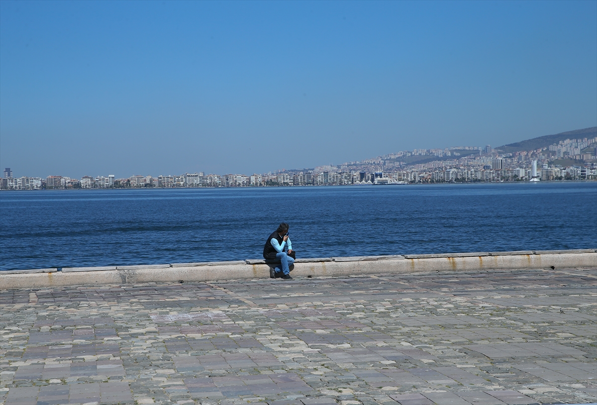 İzmir'de 'Evde kal Türkiye' çağrısına uyuluyor