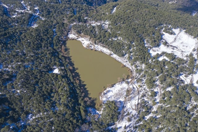 Karagöl Tabiat Parkı beyaza büründü