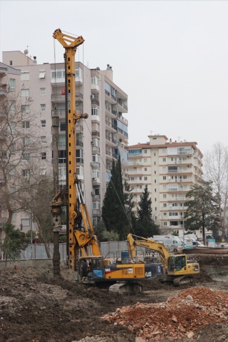 İzmir'de depremin yıktığı bölgede yeni binaların yapımına başlanıyor