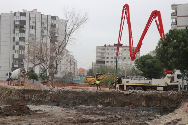 İzmir'de depremin yıktığı bölgede yeni binaların yapımına başlanıyor