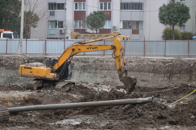 İzmir'de depremin yıktığı bölgede yeni binaların yapımına başlanıyor