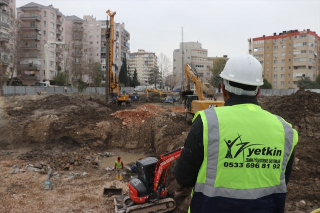 İzmir'de depremin yıktığı bölgede yeni binaların yapımına başlanıyor