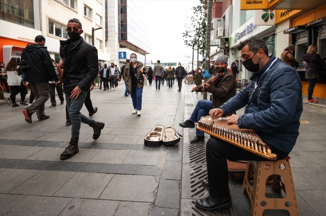 İzmir'de kısıtlamanın kalktığı ilk cumartesi